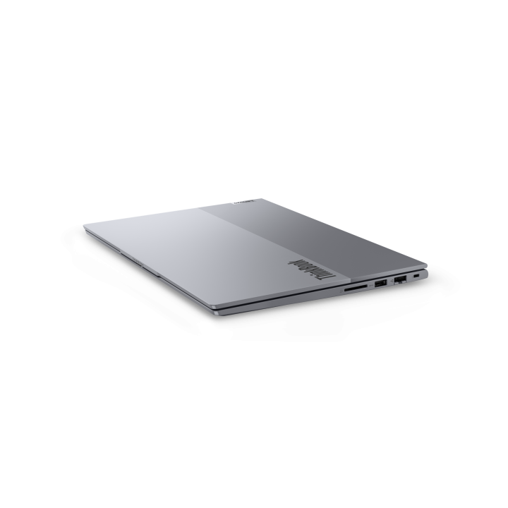 Lenovo ThinkBook 14 G7 è un Notebook con processore AMD Ryzen 7 7735HS, 16GB di RAM DDR5 e SSD da 512GB.