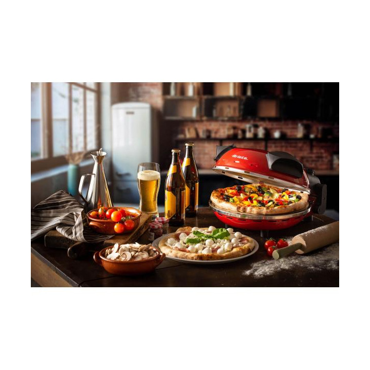 Ariete 909 cuoce la pizza in soli 4 minuti grazie alla pietra refrattaria. Ottima per pizza fresca e surgelata, raggiunge i 400